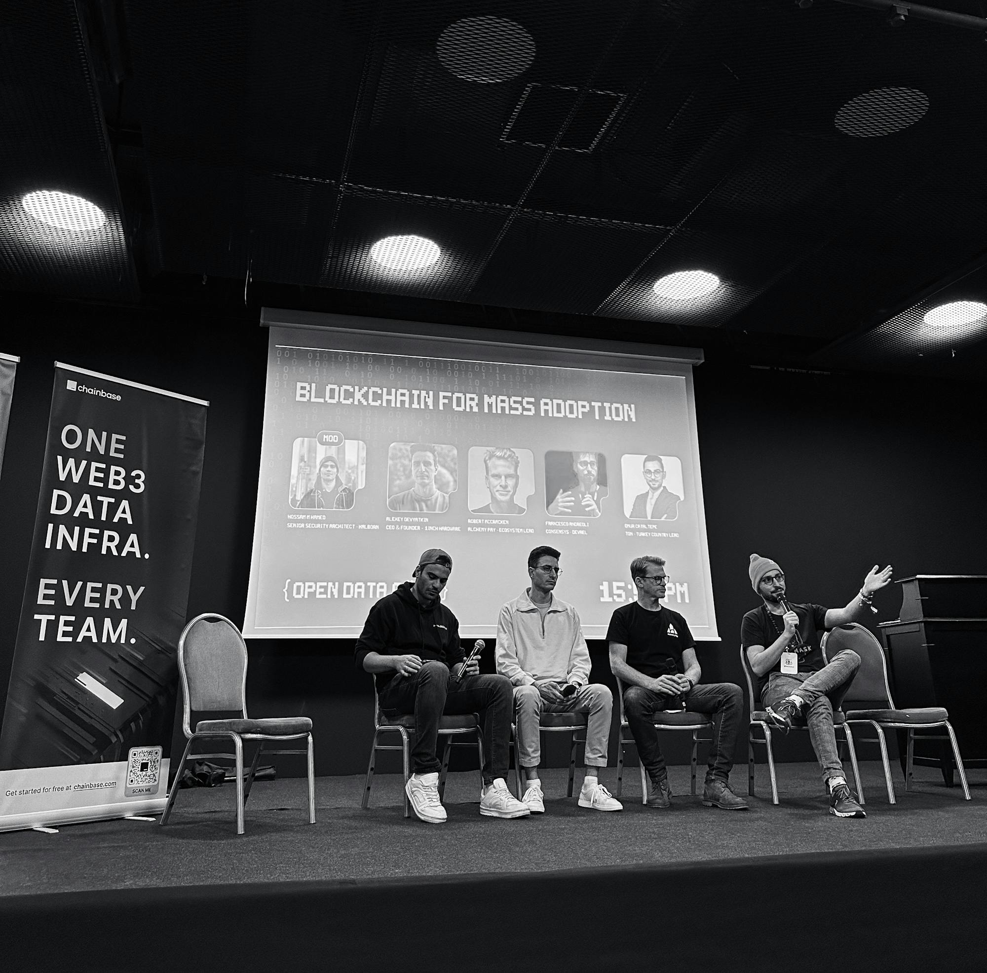Francesco speaks on a panel about mass adoption, one of his many talks throughout the Istanbul events and activations.